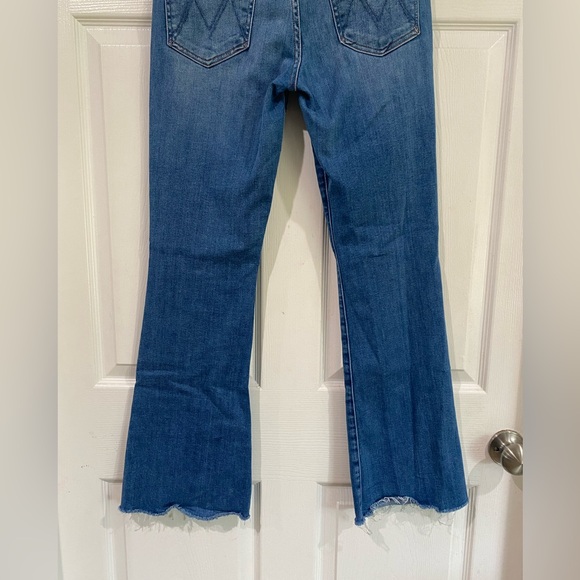 Mother The Weekender Fray Jeans In Groovy Kind of Love Size 30 Flare Medium Wash - Picture 10 of 13